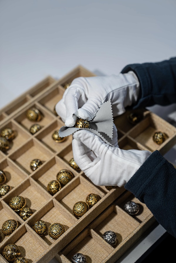 老舗アトリエ、アンフラマ工房が制作するボールクラスプ