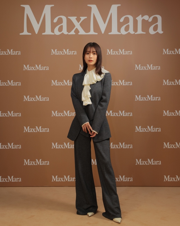 Neru Nagahama Max Mara