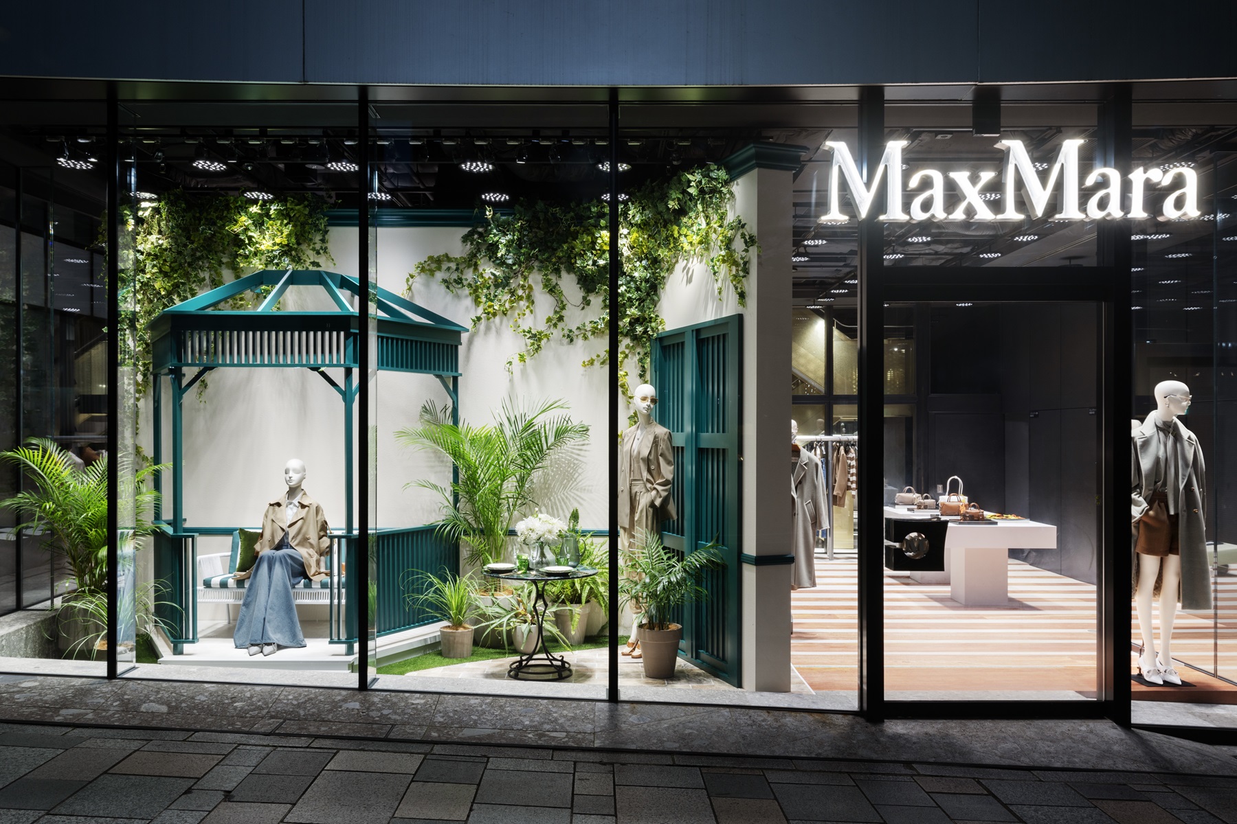 Window Omotesando Max Mara